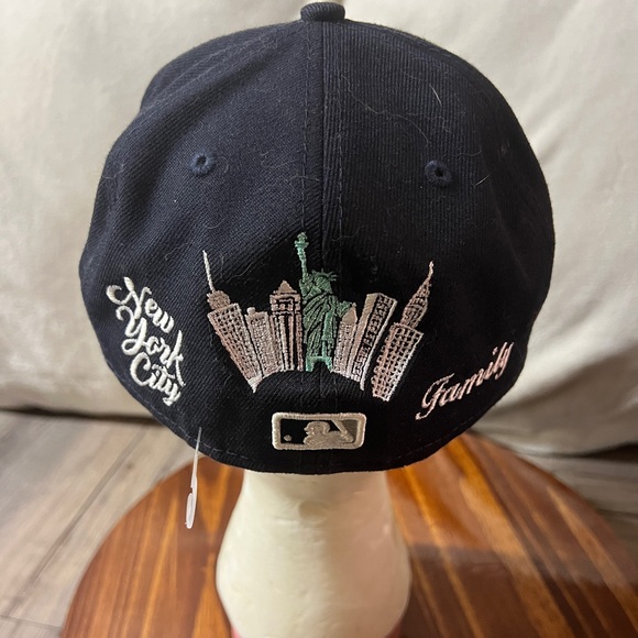 New Era New York Yankees Street Style Flower 59Fifty Fitted Cap Hat Size 7 1/8 - Picture 8 of 14